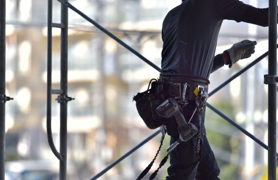  経験者の方には資格手当も支給するので収入アップ | 用途に応じた足場工事を北九州にて行う株式会社泰成